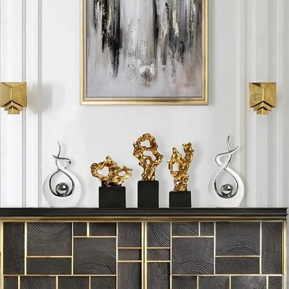 Eternal Flow – Porcelain Symbol of Harmony