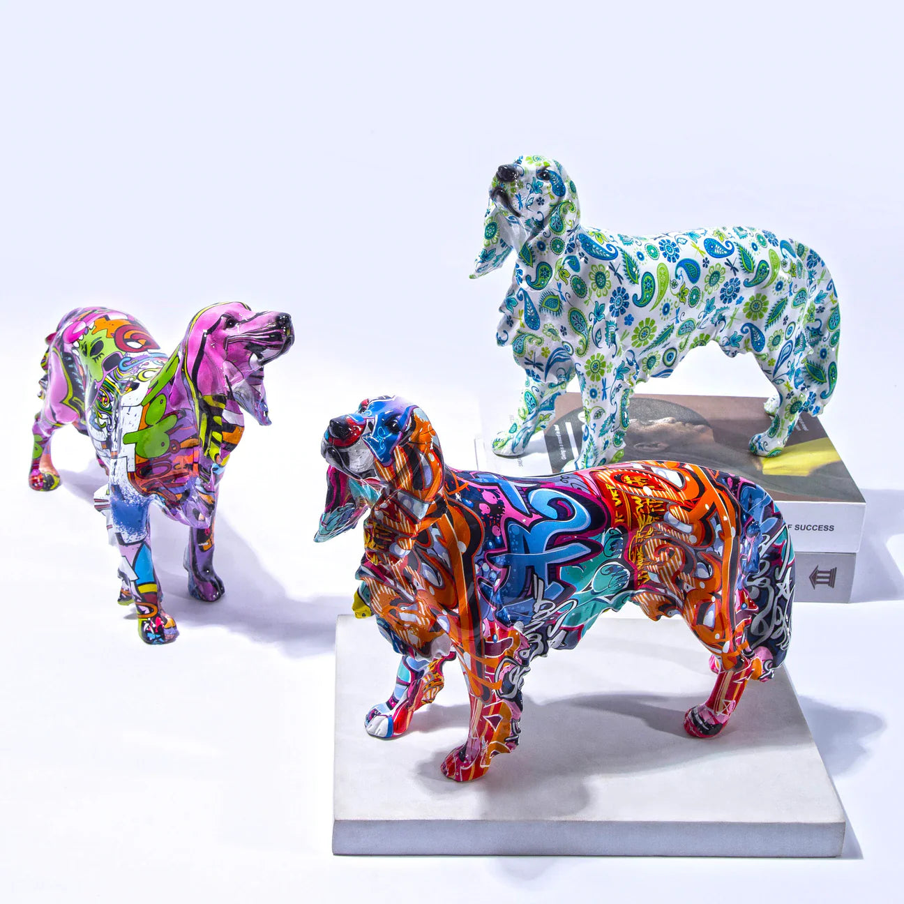 ArtZ® Golden Retriever Graffiti Painted Statue Graffiti Dog Sculptures